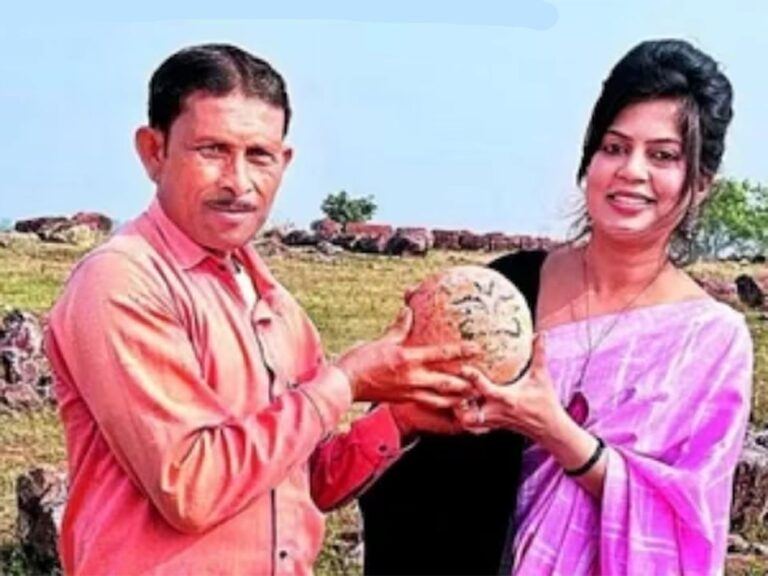 Padlya-Village-in-Dhar-district-Dinosaurs-Eggs-Worship