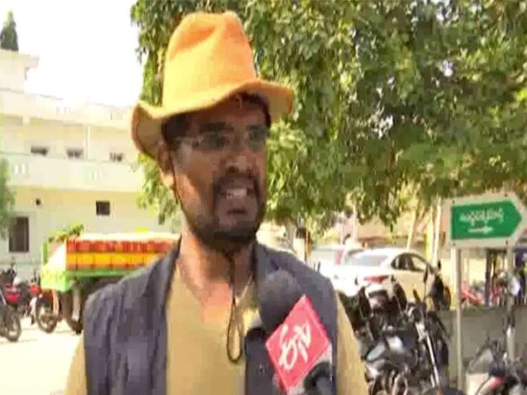 sculpture artist Akunuru Balaji