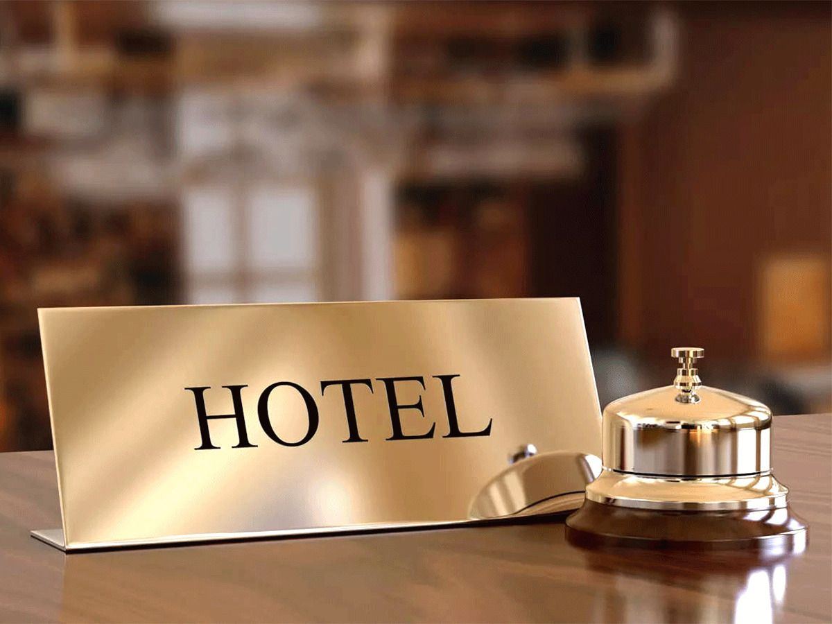 Woman Swindles Delhi Hotel