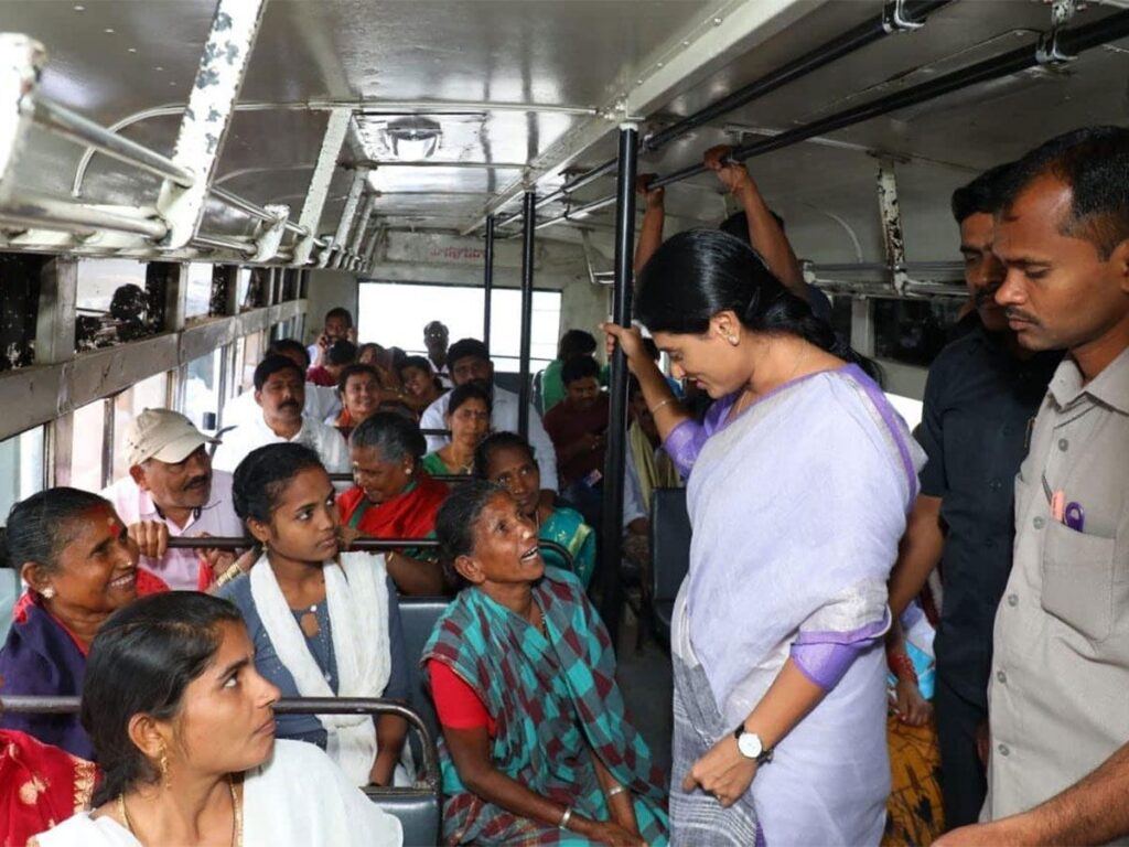 YS-Sharmila-Travelled-In-APSRTC-Bus