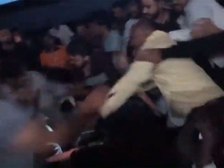 Jagan Fans Thrash Pawan Kalyan Fans