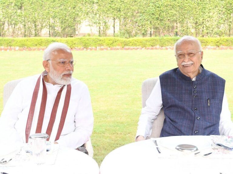 Narendra-modi-LK-Advani