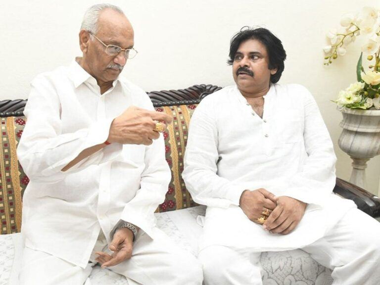 Pawan Kalyan Meets Pulaparthi Ramanjaneyulu In Bhimavaram