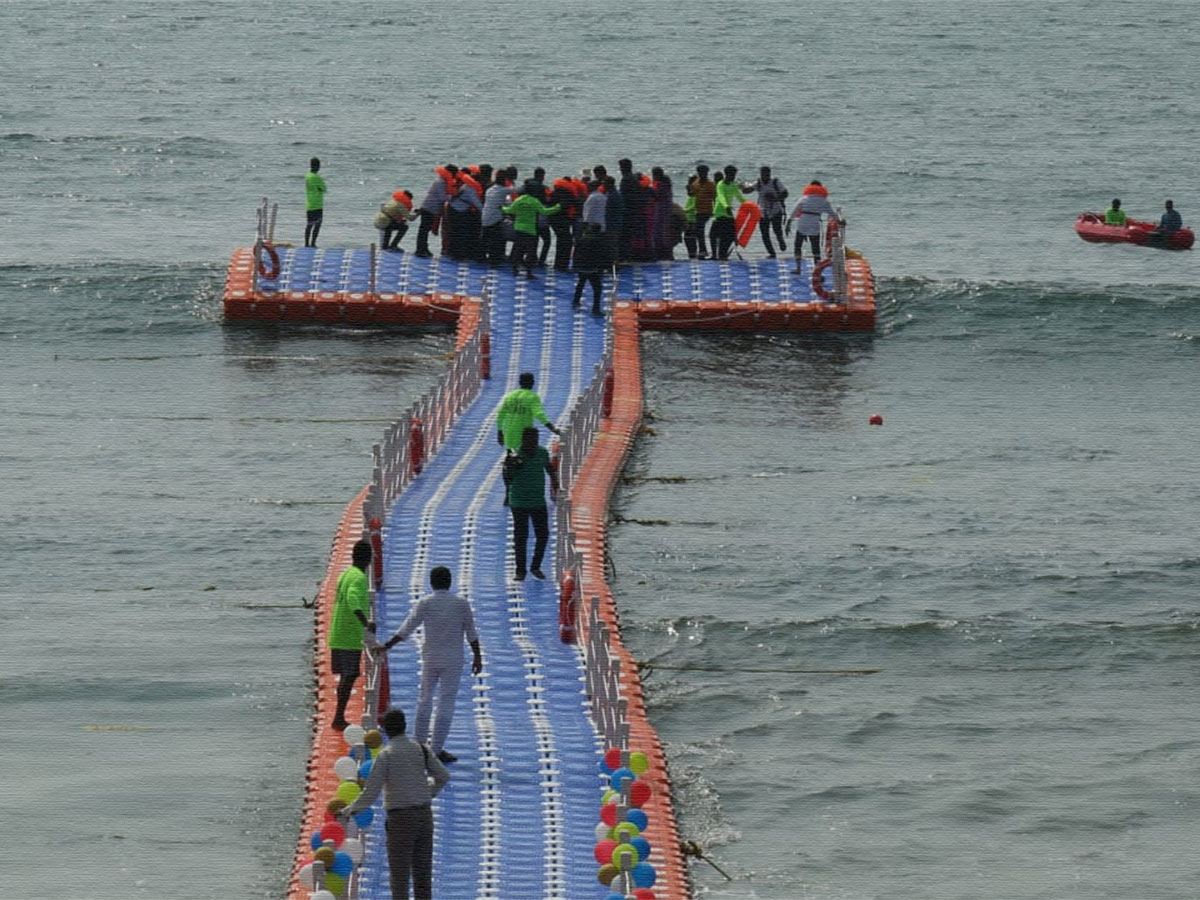 RK Beach Flaoting Bridge