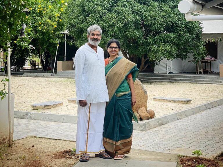 Rajamouli Touched Director Fazil Feet