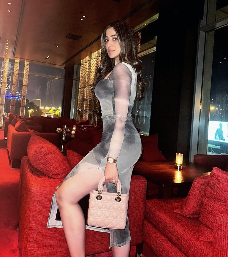 Pic Talk: Hottie Raai Laxmi Flaunts Sexy Legs