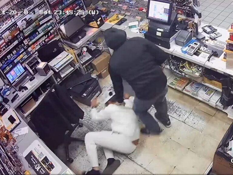 Indian Plans Fake Robbery