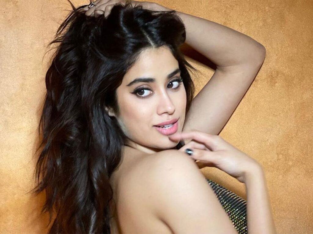 Item-Song-Janhvi-Kapoor