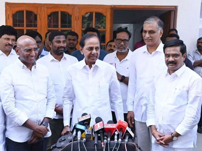KCR-RS-Praveen-Kumar