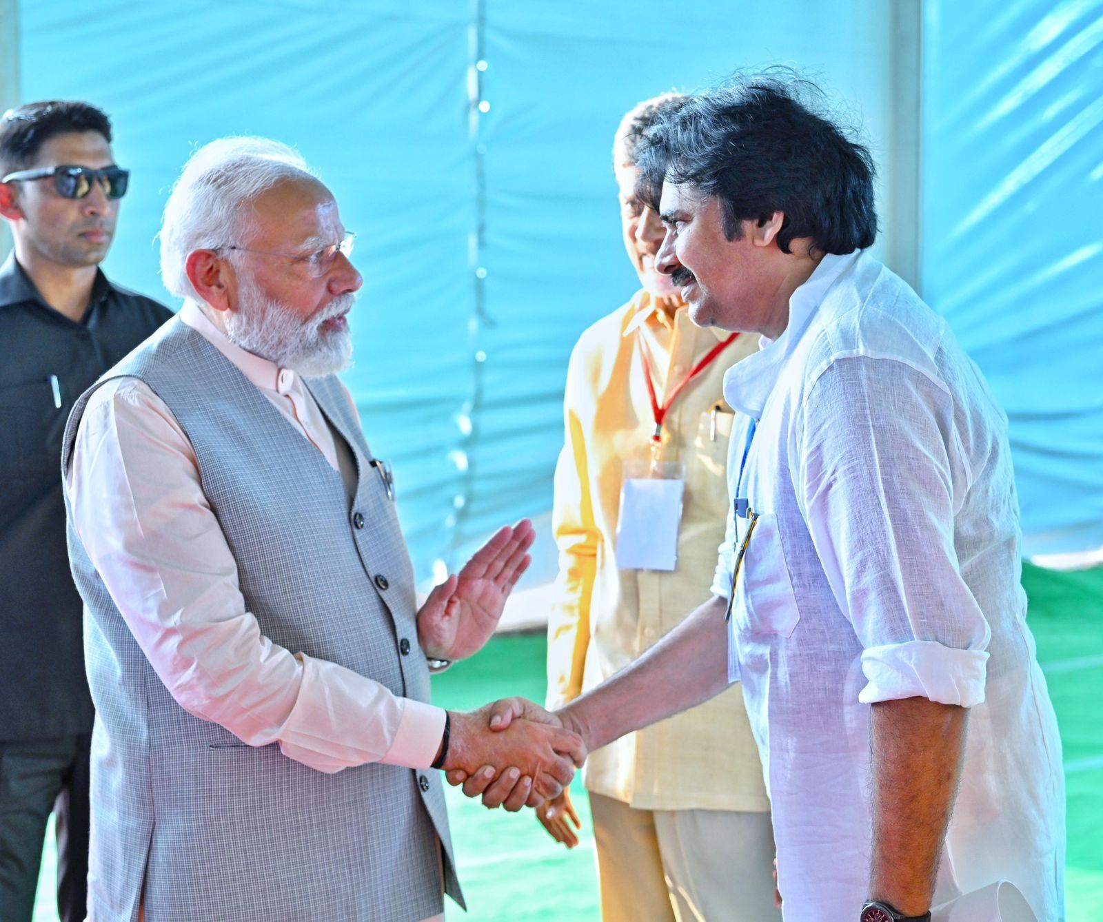 Photos Narendra Modi, Chandrababu Naidu, and Pawan Kalyan in Big Meeting