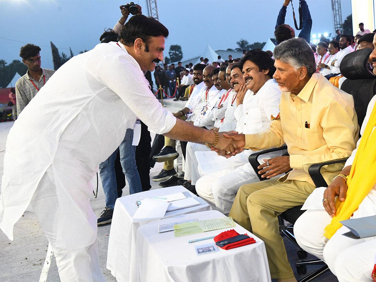 Raghu-Rama-Krishna-Raju-No-Ticket