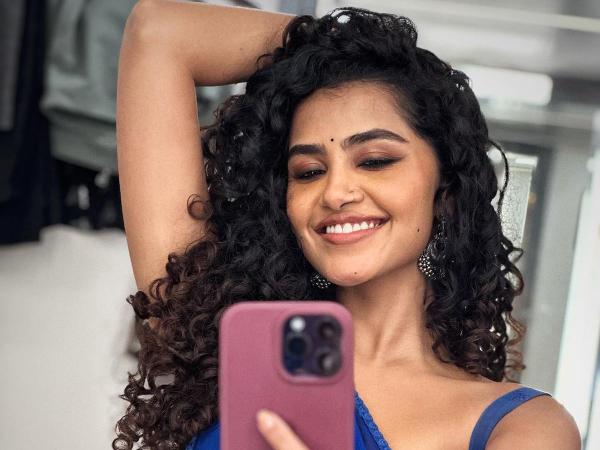 Tillu Square Girl Anupama Parameswaran’s Hot Teasing Photoshoot