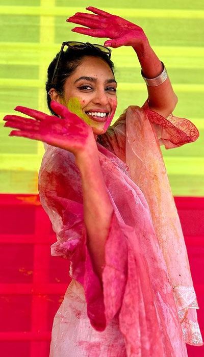 Heroines Holi Play