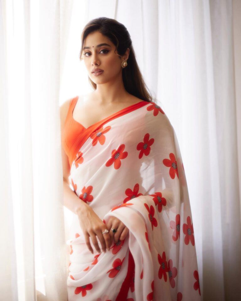 janhvikapoor saree