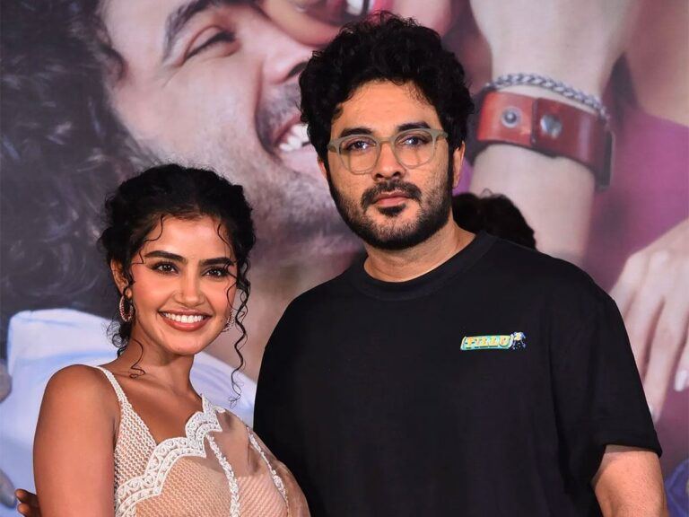 Siddu Jonnalagadda, Anupama Parameswaran,
