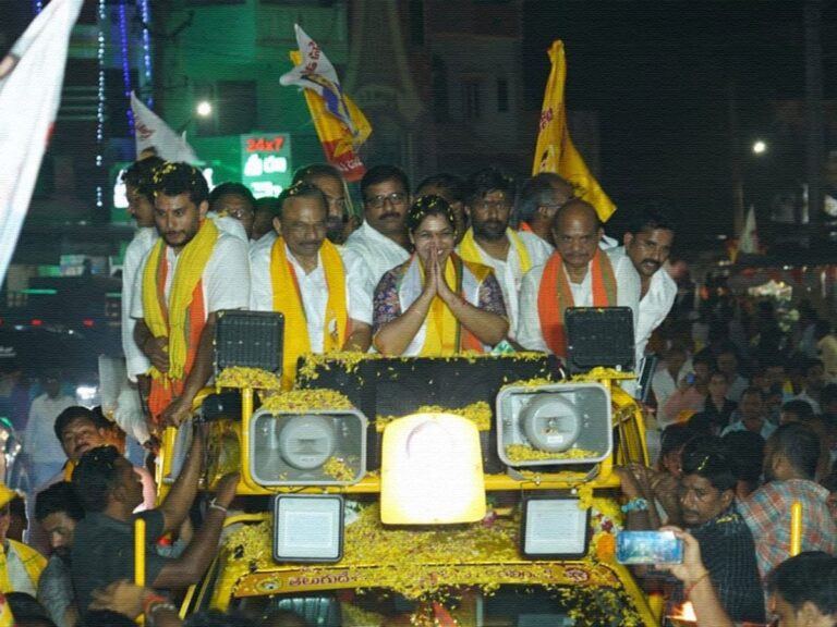 Gottipati Lakshmi Grand Entry