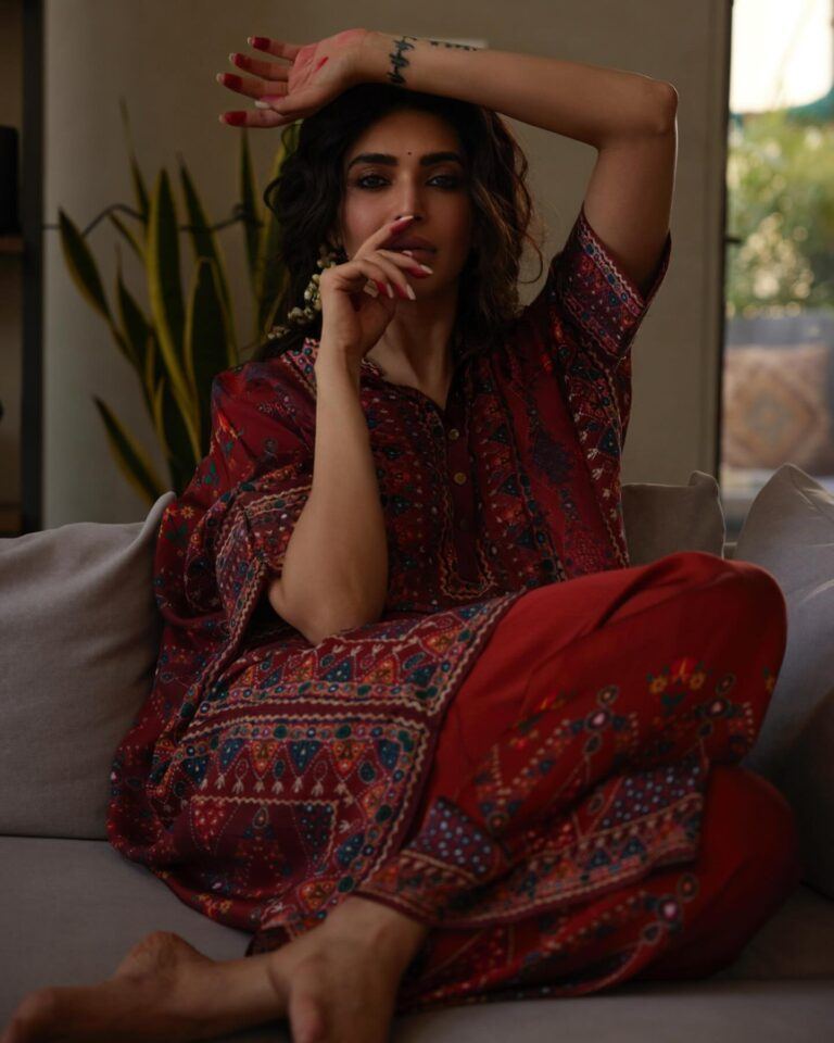 Pic Talk: Karishma Tanna Dark Feminine & Hot!