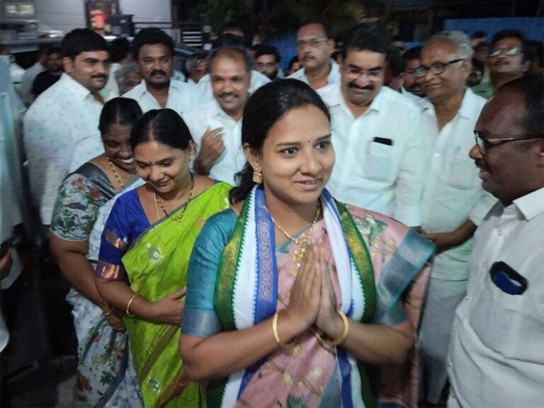 Mangalagiri: Murugudu Lavanya Tension In YSR Congress