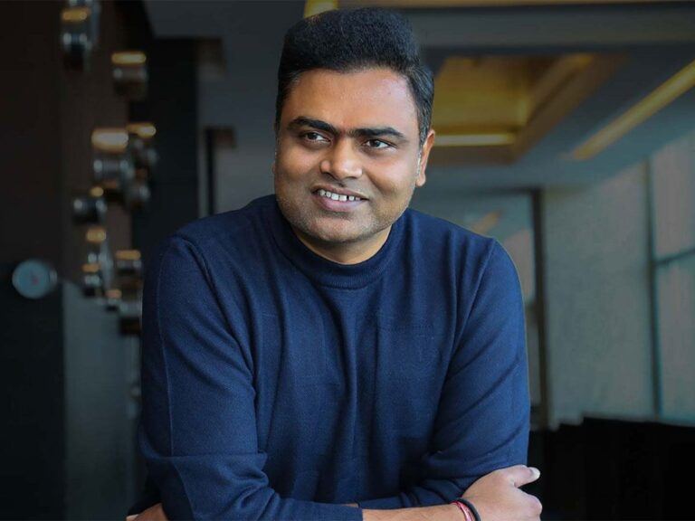 Heroes Not Picking This Successful Director Vamshi Paidipally?