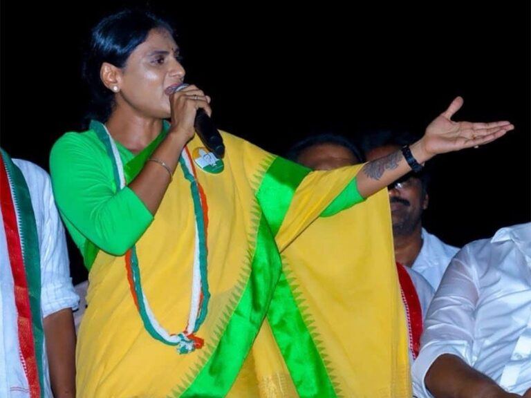 YS Sharmila Becomes Headache For YSRCP