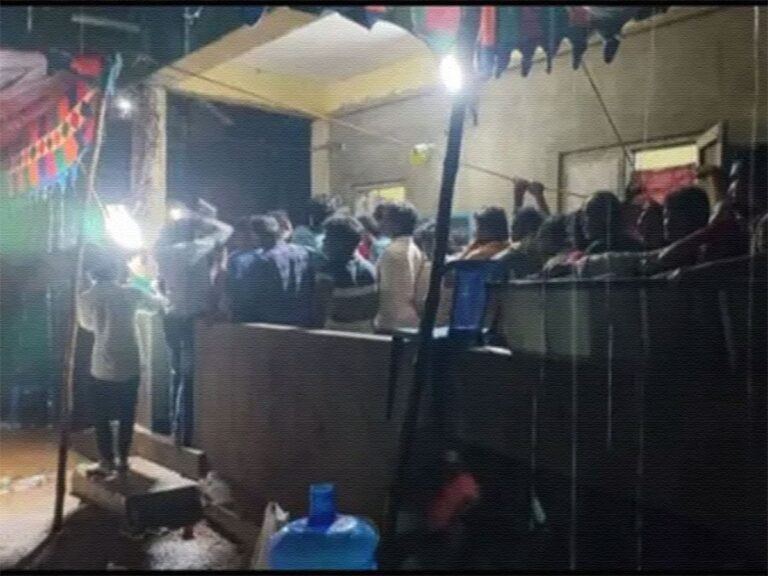 andhra-pradesh-midnight-polling-voters