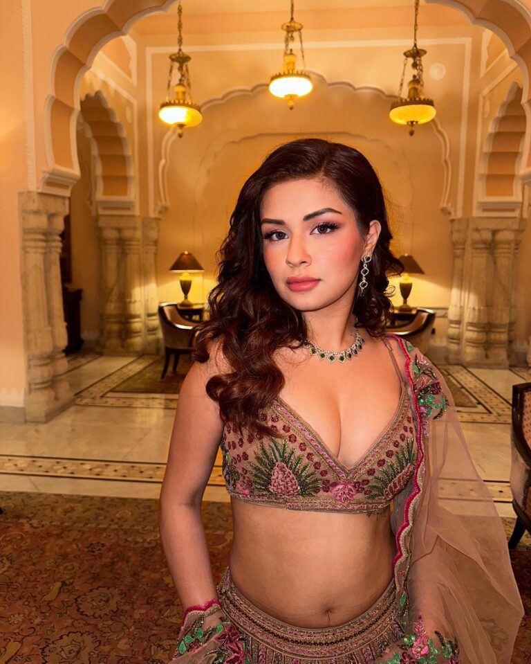 Pic Talk: Avneet Kaur's Revealing Lehenga!