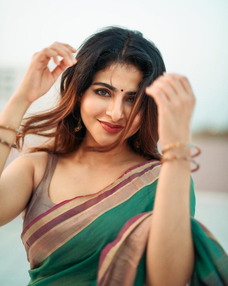 Pic Talk: Ishwarya Menon The Sexy Green Saree
