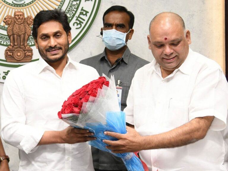 Jagan Andhra-Pradesh-Gov-Employees-Association-KR Suryanarayana.jpg