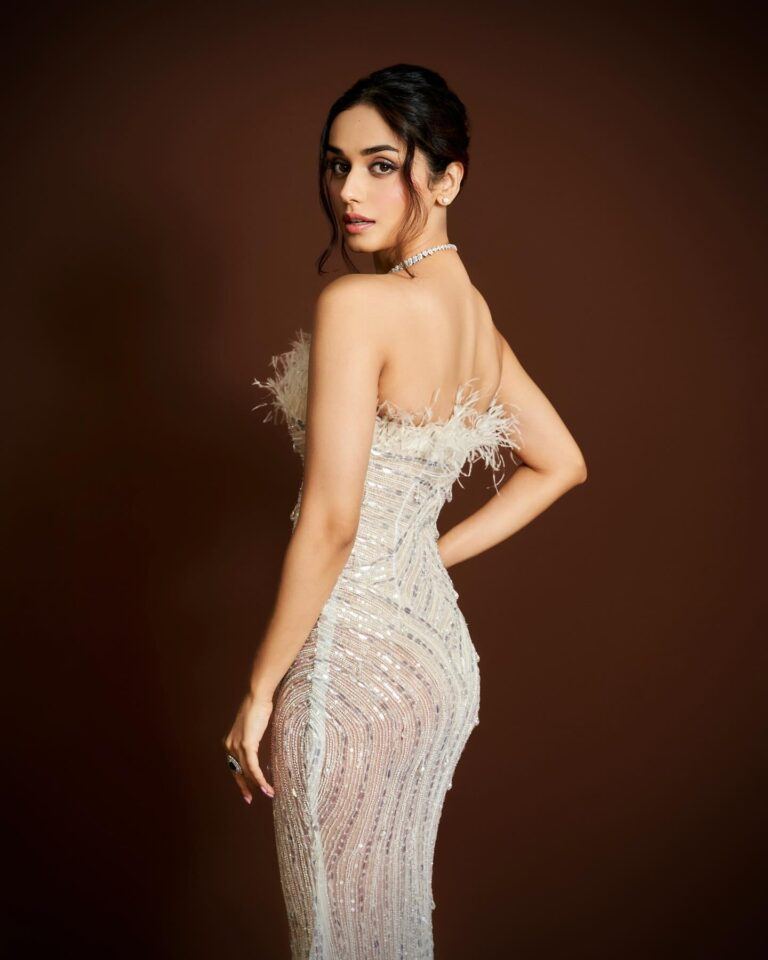 Pic Talk: Miss World Manushi Chillar's Charming Backless