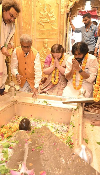 Pawan Kalyan and His Wife Varanasi Temple