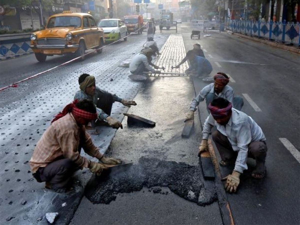Self Repairing Road
