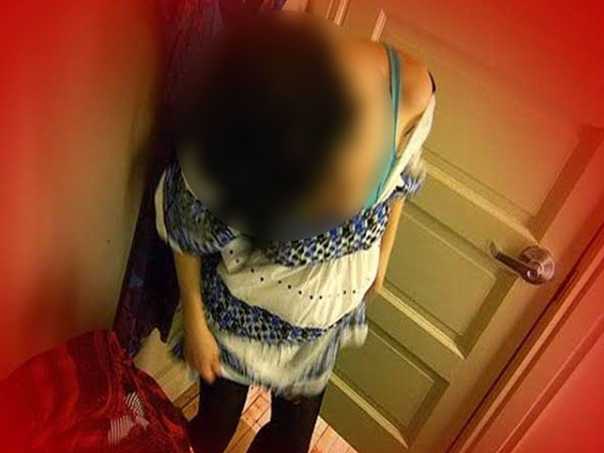 Student Sends 900 Nudes