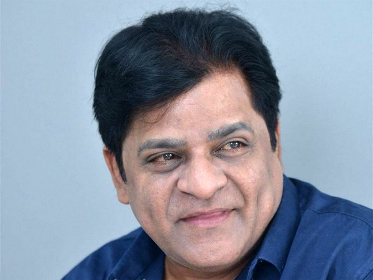 Actor Ali Resigns From YCP