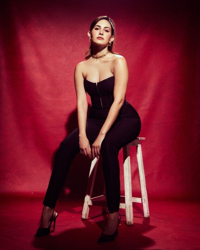 Pic Talk: Amyra Dastur Flaunts Sexy Off Shoulder Look
