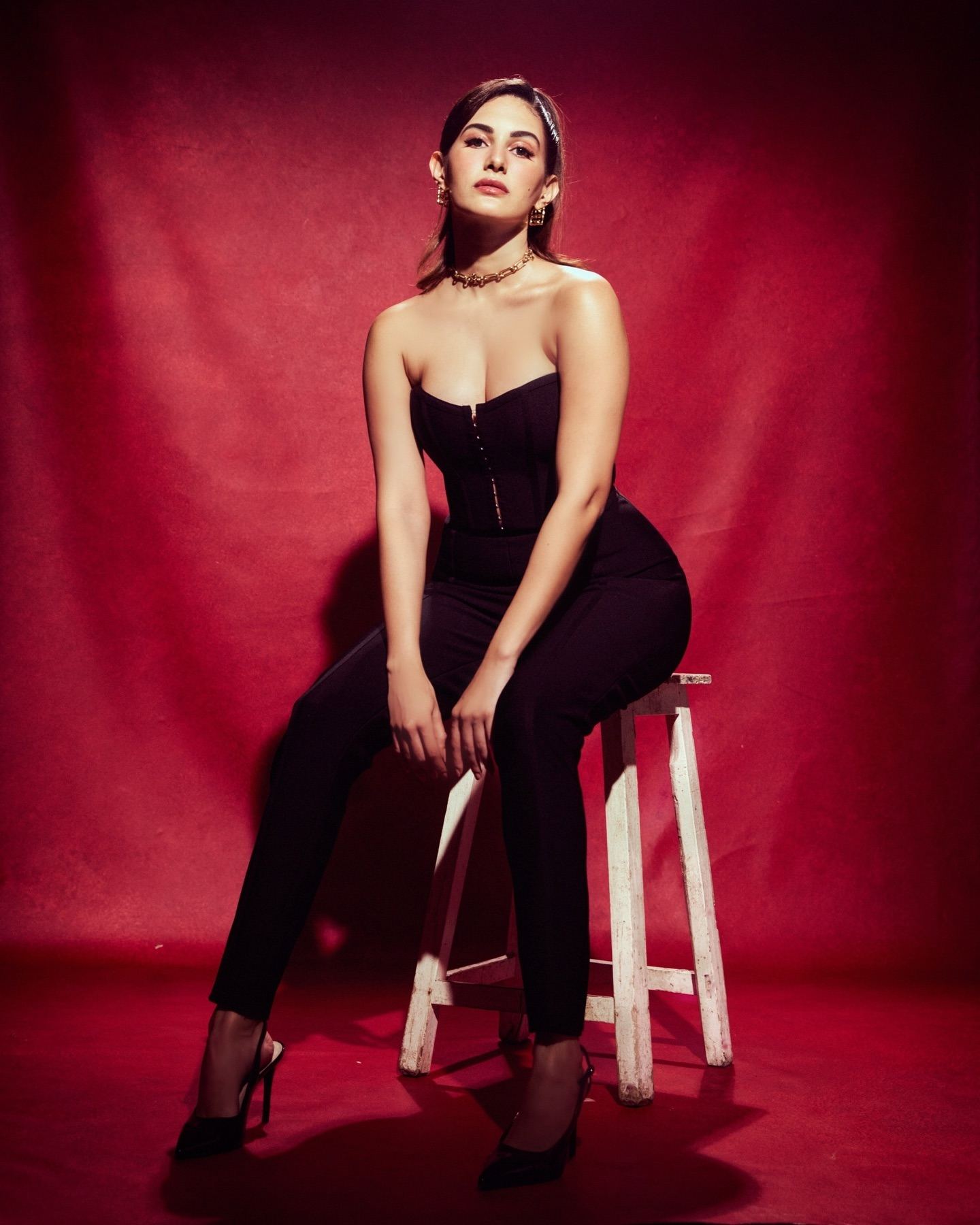 Pic Talk: Amyra Dastur Flaunts Sexy Off Shoulder Look