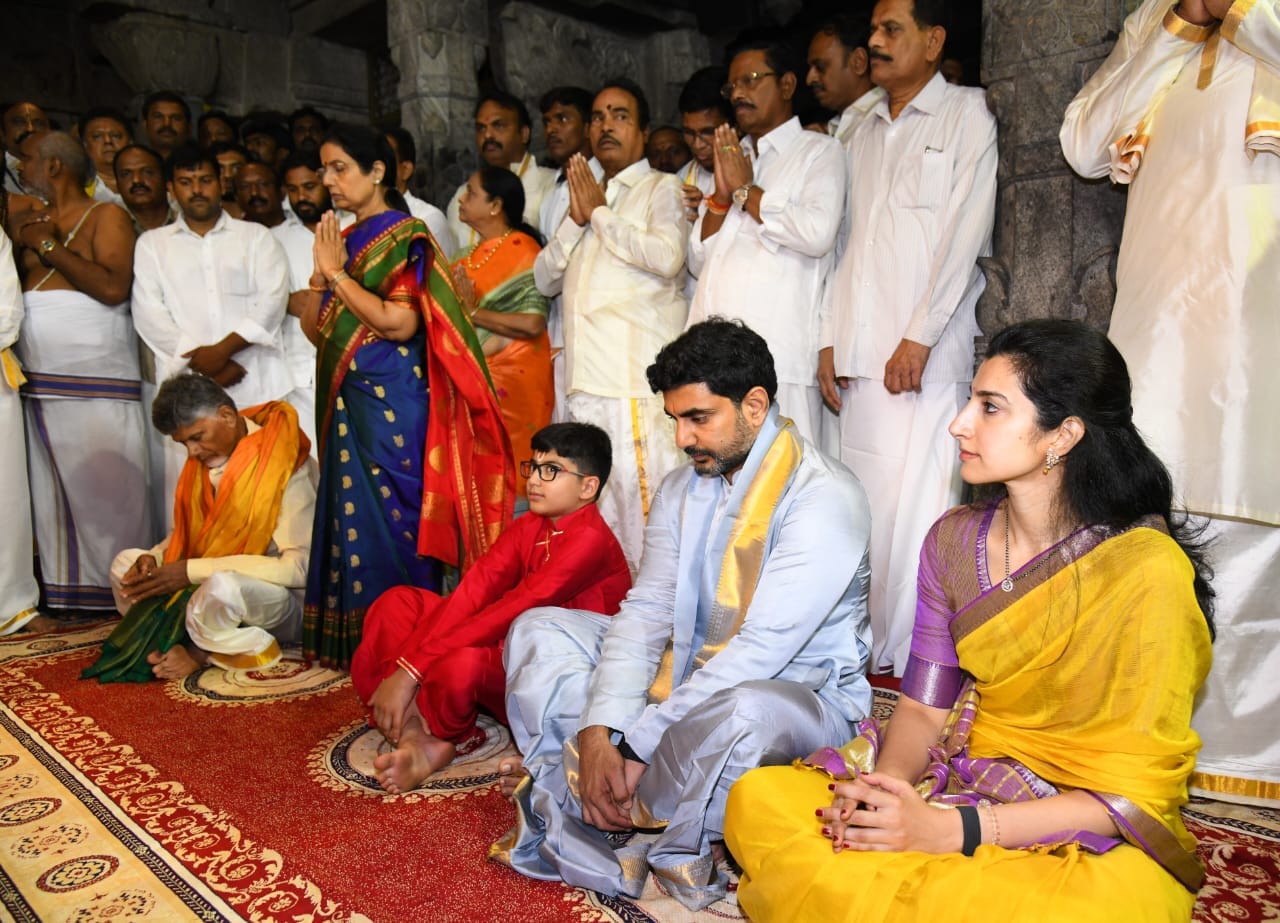 Chandrababu Naidu and Family Visited Tirumala