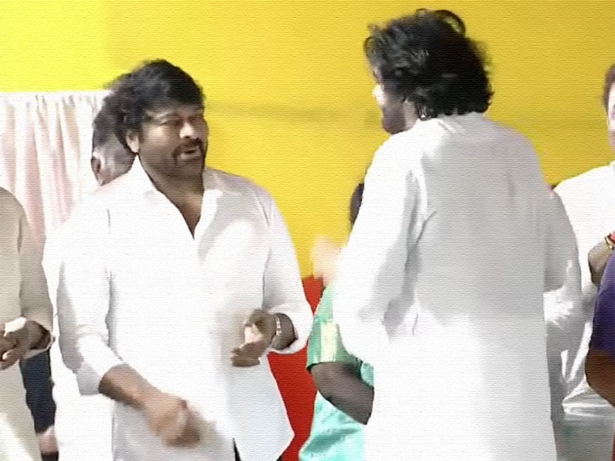 chiranjeevi-pawan-kalyan