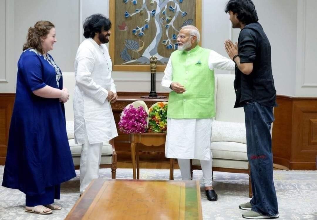 janasena-chief-pawan-kalyan-wife-and-son-akira-met-prime-minister-narendra-modi-4