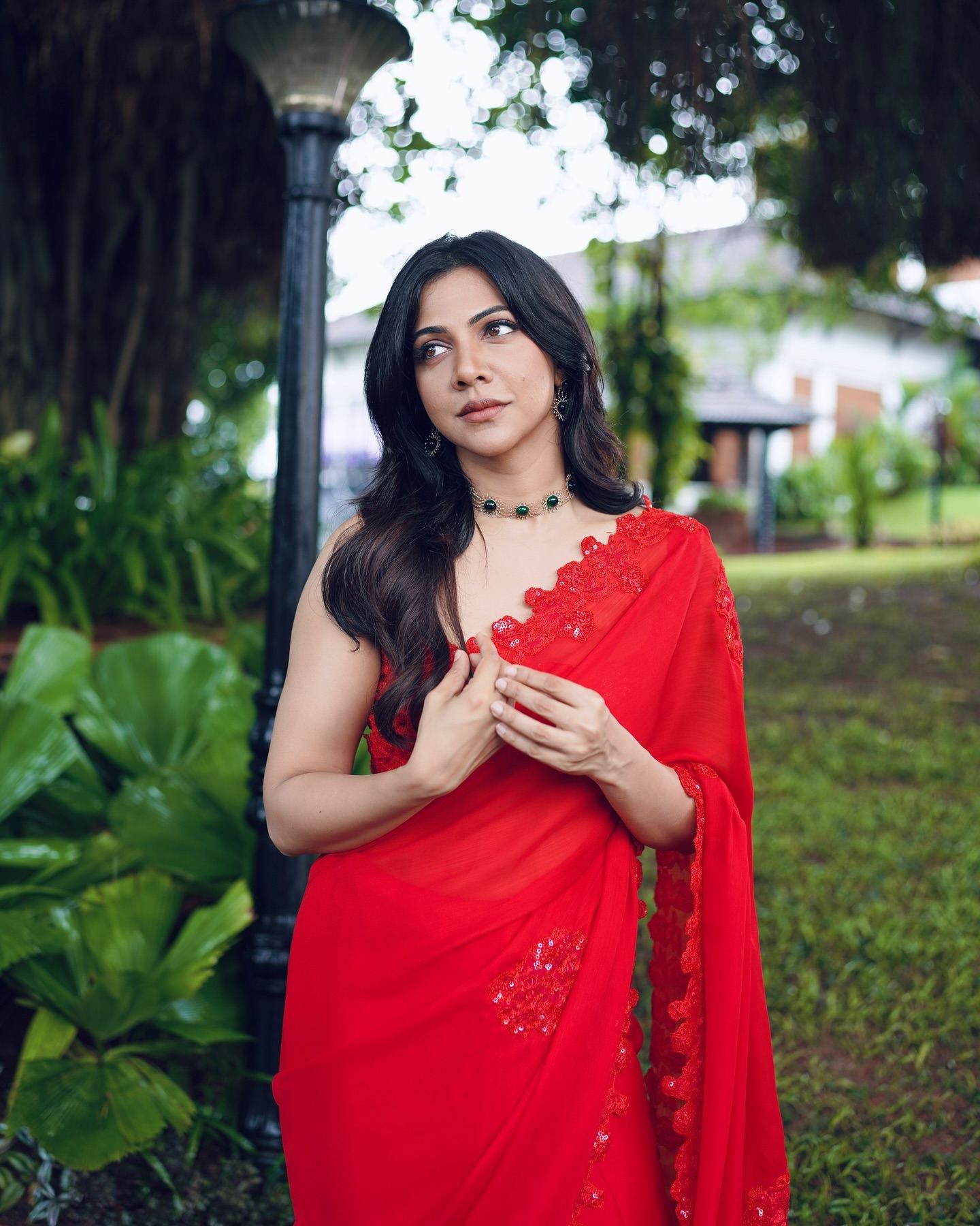Pic Talk: Sexy Red Saree