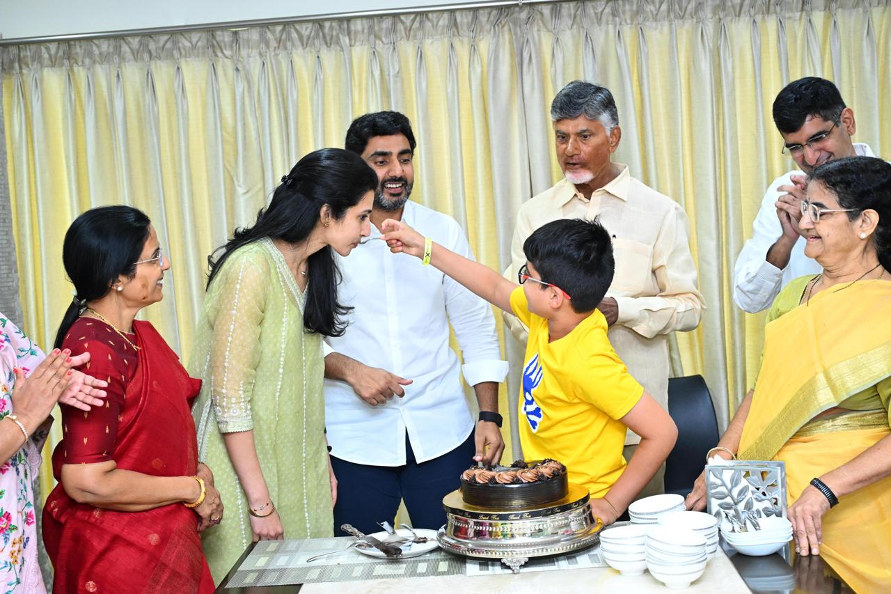 celebrations-at-chandrababu-naidu-home