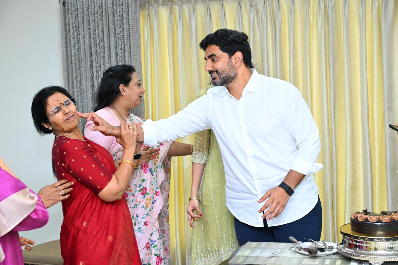 celebrations-at-chandrababu-naidu-home