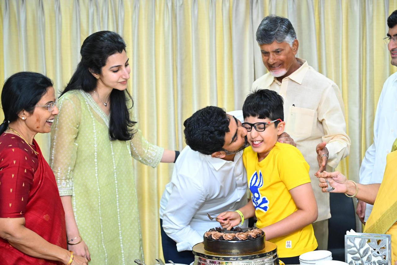celebrations-at-chandrababu-naidu-home