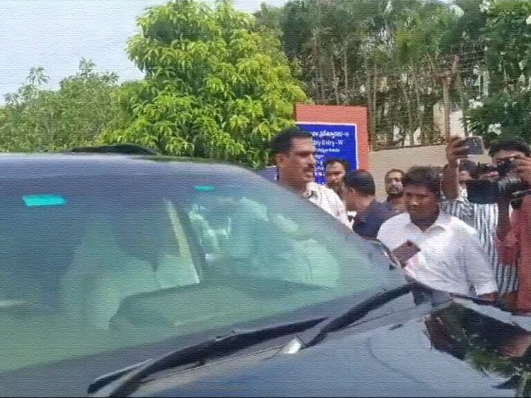 ys-jagan-without-curtains