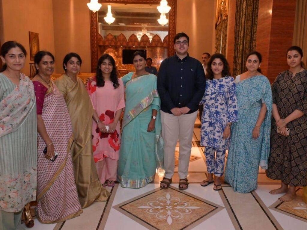 ys-sharmila-ramoji-rao-family