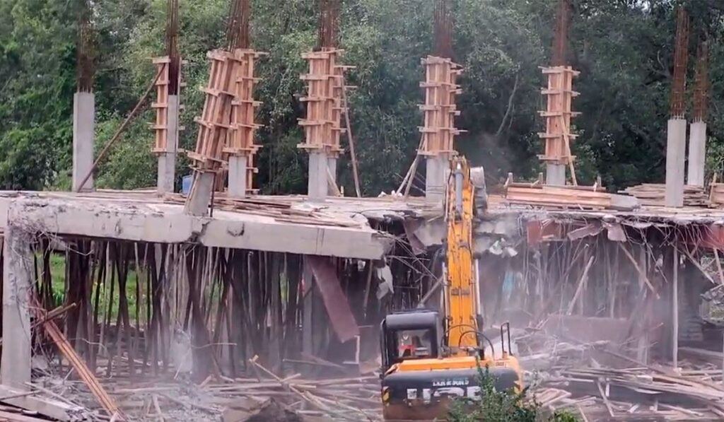 YSRCP Congress Party office demolished