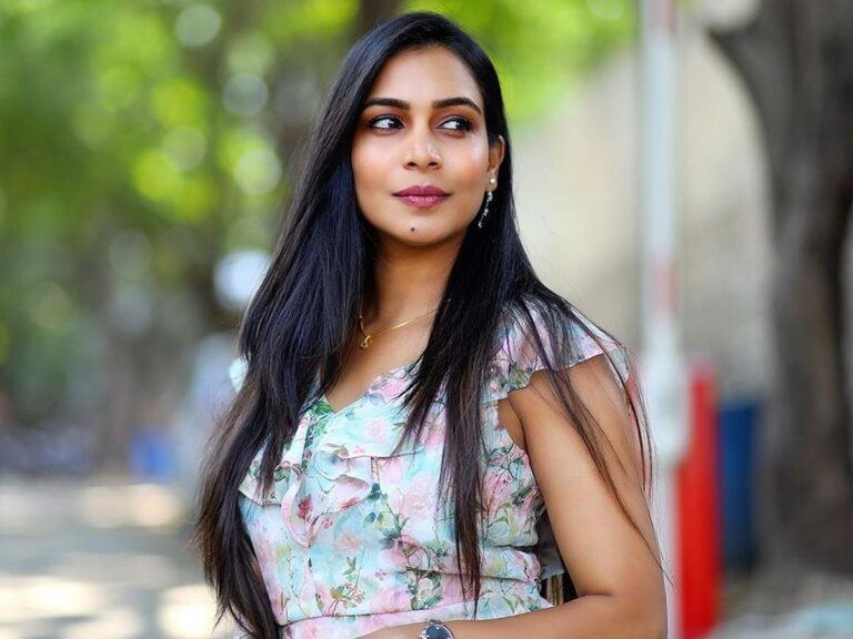 Actress Sanjana Anne