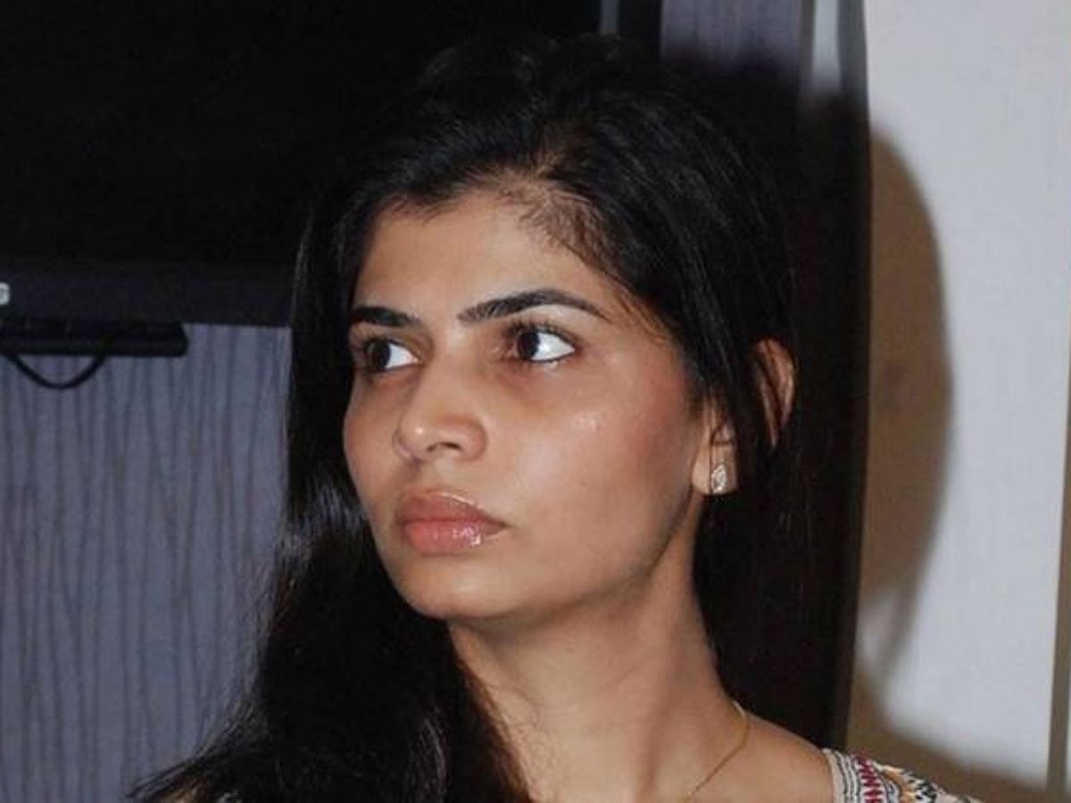 Chinmayi Sripada Controversy: Is It Right To Hug Your Daughter?