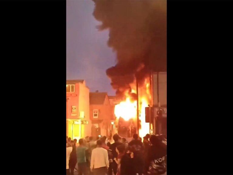 riots-in-uk-after-social-services-took-away-child