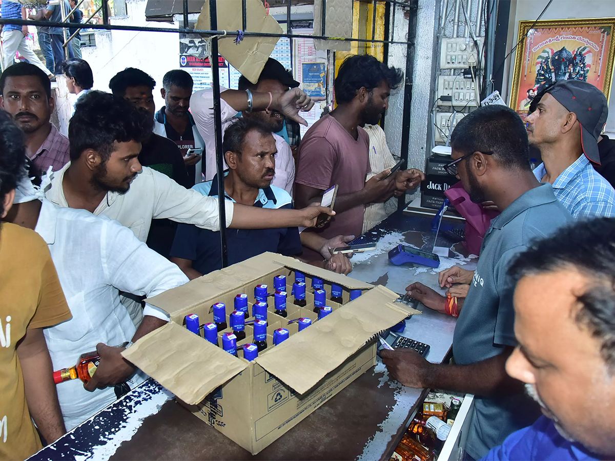 Andhra Pradesh to Adopt Telangana’s Liquor Policy?