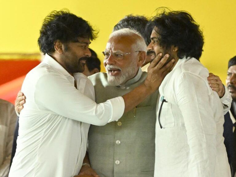 chiranjeevi-pawan-kalyan